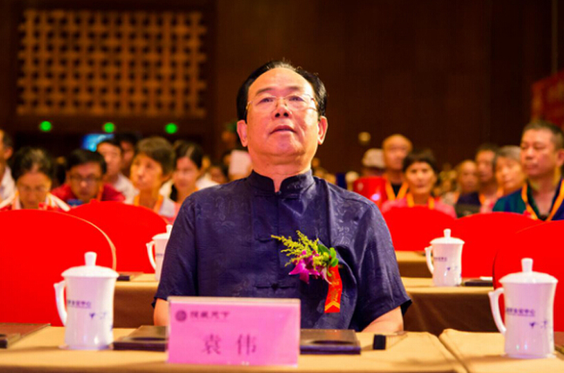 八一書(shū)畫(huà)院院長(zhǎng)袁偉等將軍視察博恩實(shí)業(yè)